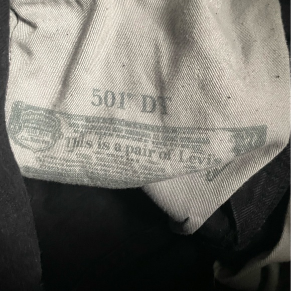 Levi x Denim Tears ‼️
Size 30 W x 32 L ‼️
Worn 3 times ‼️
Price negotiable ‼️ - Picture 6 of 8